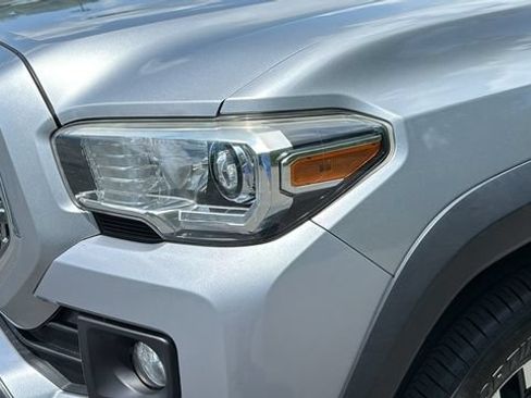 Used 2017 Toyota Tacoma TRD Off-Road w/ Tow Package (A/T) AWD/4WD image 7