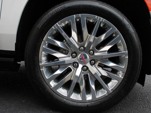 Used 2023 GMC Yukon Denali image 42