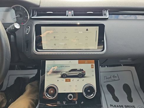 Used 2023 Land Rover Range Rover Velar R-Dynamic S image 24