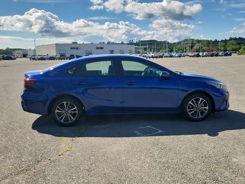 Used 2024 Kia Forte LXS w/ LXS Technology Package FWD image 4