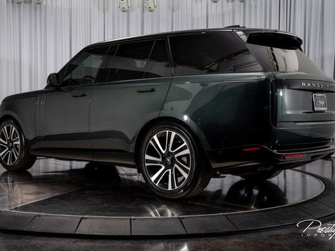 Used 2023 Land Rover Range Rover SE image 9