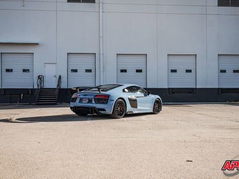 Used 2018 Audi R8 V10 w/ Premium Package image 85