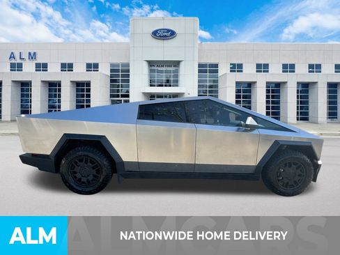Used 2024 Tesla Cybertruck AWD Crew Cab image 5