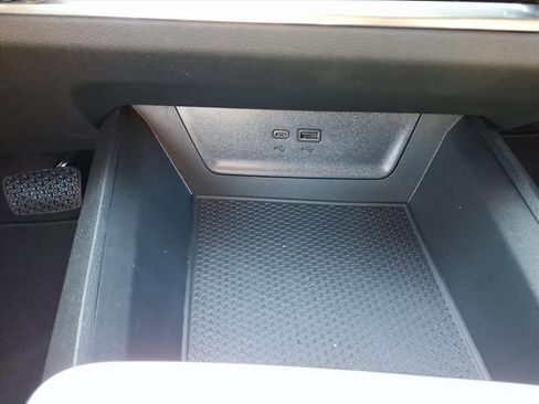 New 2026 Chevrolet Equinox LT w/ Convenience Package II FWD image 21
