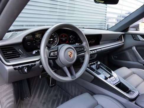 Certified 2024 Porsche 911 Carrera w/ Premium Package RWD image 4