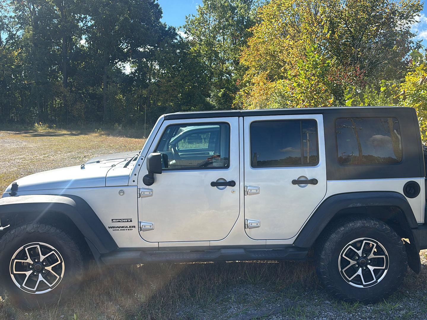 Used 2010 Jeep Wrangler Unlimited Sport AWD/4WD image 3