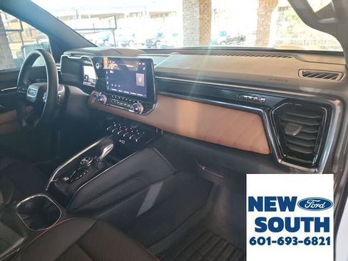 Used 2024 GMC Canyon AT4 w/ AT4 Premium Package image 14