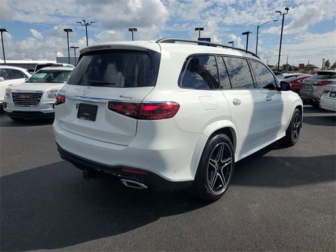 Used 2025 Mercedes-Benz GLS 450 4MATIC image 3