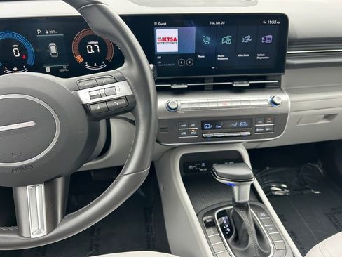 Used 2025 Hyundai Kona SEL image 16