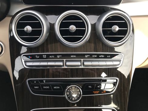 Used 2017 Mercedes-Benz C 300 4MATIC Sedan image 24