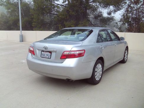 Used 2009 Toyota Camry LE image 7