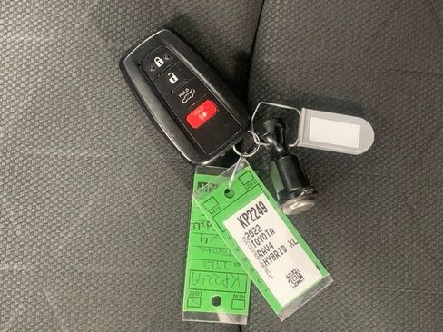 Used 2022 Toyota RAV4 XLE image 44