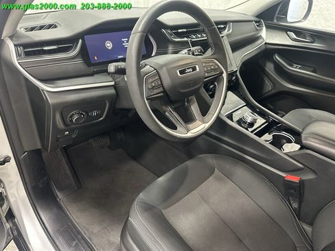 Used 2023 Jeep Grand Cherokee L Laredo w/ Luxury Tech Group I AWD/4WD image 3
