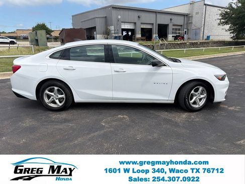 Used 2016 Chevrolet Malibu LS FWD image 2