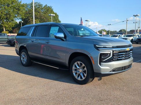 New 2026 Chevrolet Suburban Premier image 2