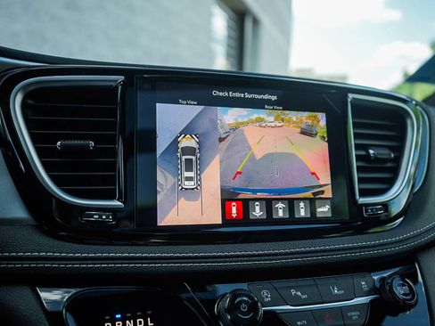 New 2026 Chrysler Pacifica Limited AWD/4WD image 26