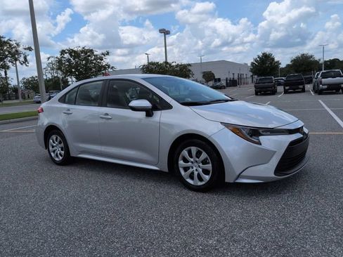 Certified 2023 Toyota Corolla LE FWD image 1