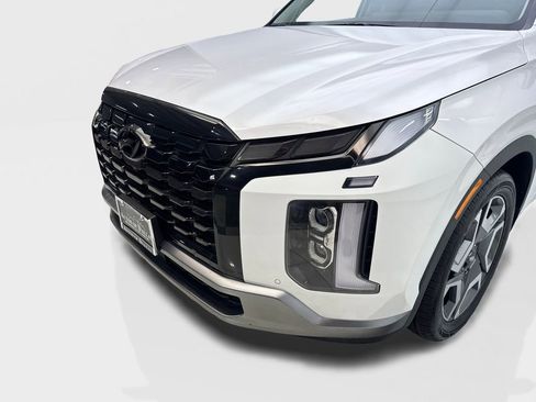 Used 2024 Hyundai Palisade Limited FWD image 16