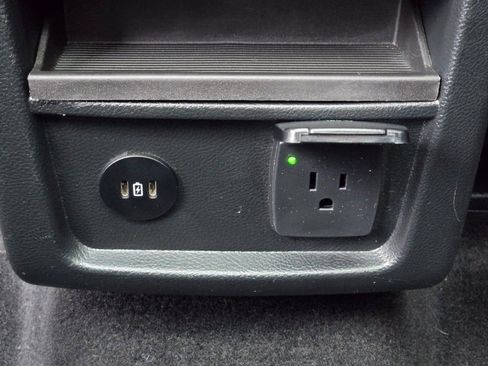 Used 2024 Ford Edge ST-Line w/ Class II Trailer Tow Package image 19