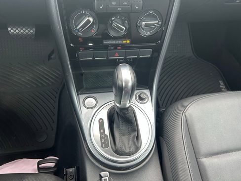 Used 2018 Volkswagen Beetle 2.0T S image 45