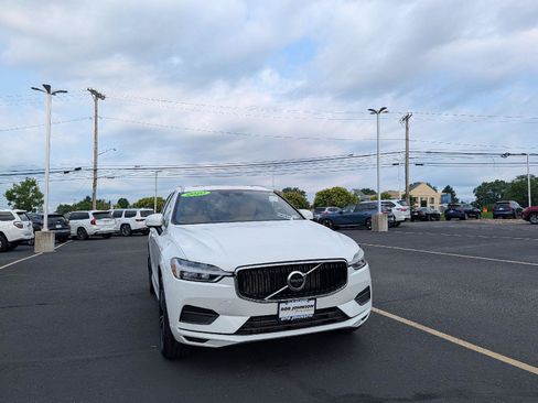 Used 2020 Volvo XC60 T5 Momentum w/ Protection Package AWD/4WD image 1