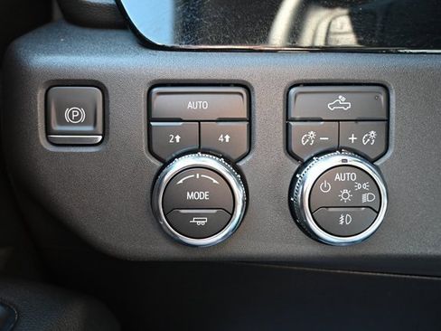 Used 2023 GMC Sierra 1500 Elevation image 38