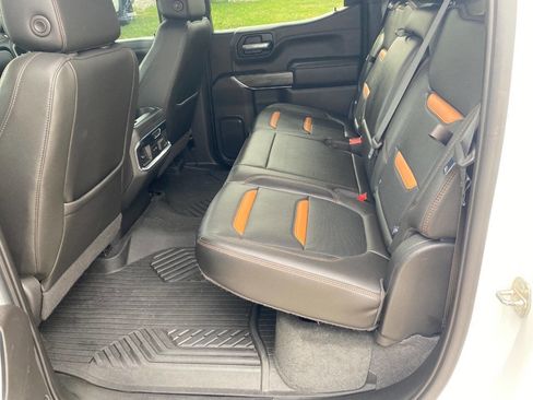 Used 2020 GMC Sierra 1500 AT4 w/ AT4 Premium Package image 11