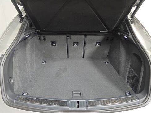 Used 2026 Porsche Macan image 25