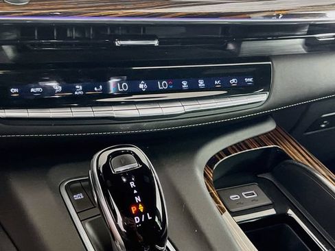 Used 2021 Cadillac Escalade Luxury RWD image 14