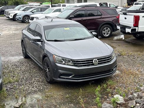Used 2017 Volkswagen Passat 1.8T SE FWD image 3