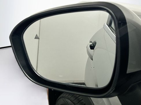 Used 2024 Mitsubishi Outlander SE AWD/4WD image 16