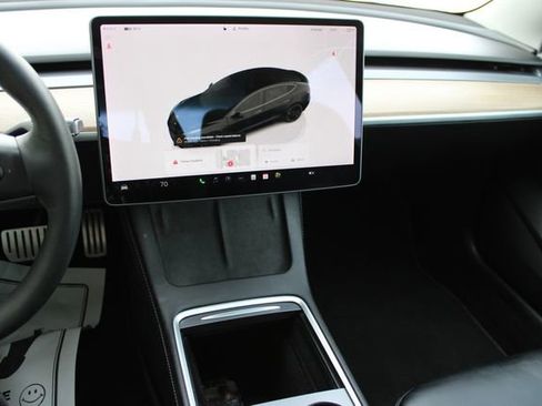 Used 2022 Tesla Model 3 Performance image 15