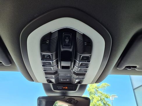 Used 2019 Porsche Macan S AWD/4WD image 22