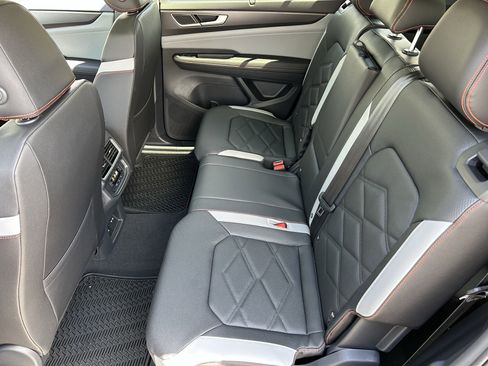 New 2026 Volkswagen Atlas Peak Edition AWD/4WD image 15