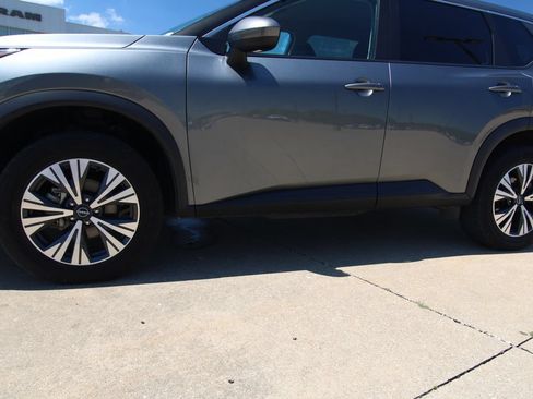 Used 2023 Nissan Rogue SV AWD/4WD image 10