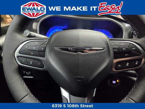 New 2026 Chrysler Pacifica Select image 6