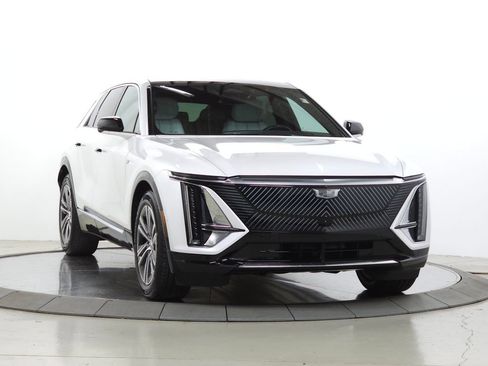 Certified 2024 Cadillac Lyriq Luxury w/ LPO, Floor Liner Package AWD/4WD image 12