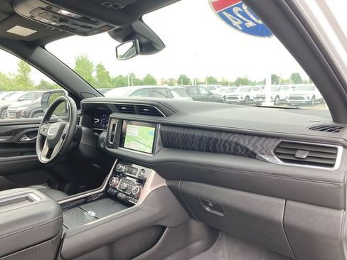 Used 2024 GMC Yukon Denali AWD/4WD image 30