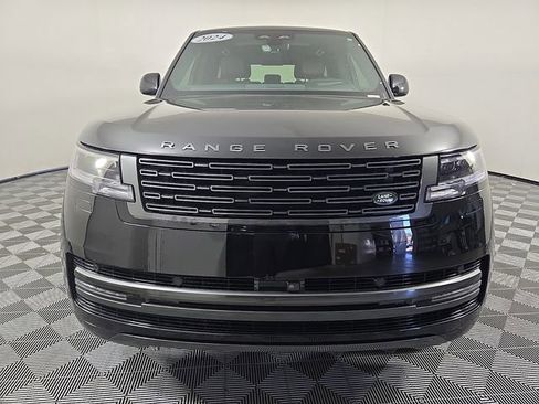 Used 2024 Land Rover Range Rover SE AWD/4WD image 3