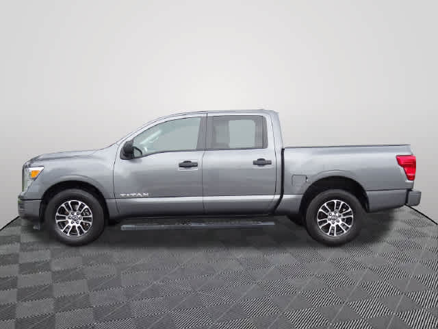 Used 2023 Nissan Titan SV AWD/4WD image 2