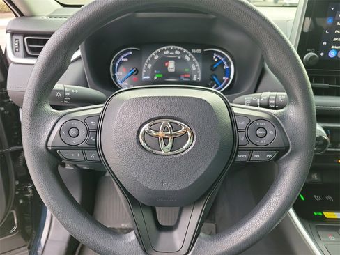 Used 2025 Toyota RAV4 XLE image 20