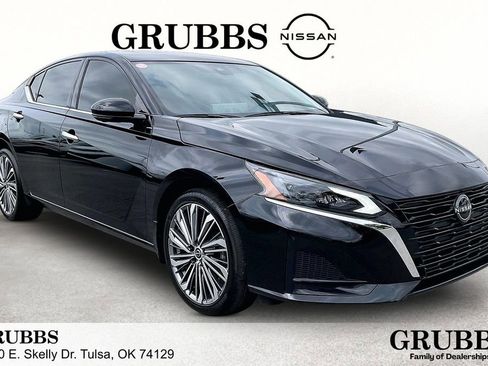 Used 2024 Nissan Altima 2.5 SL image 1