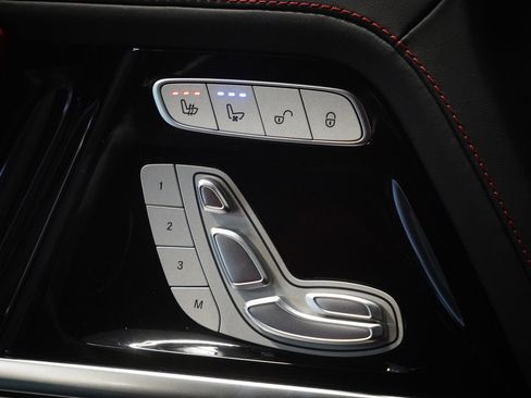 Used 2025 Mercedes-Benz G 63 AMG 4MATIC image 30