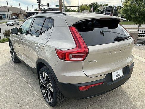New 2026 Volvo XC40 B5 Ultra w/ Climate Package AWD/4WD image 10