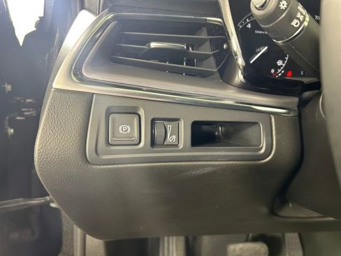 Certified 2025 Cadillac XT5 Luxury image 18