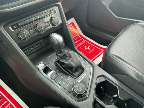 Used 2018 Volkswagen Tiguan SEL w/ 3rd Row Seat Package image 32