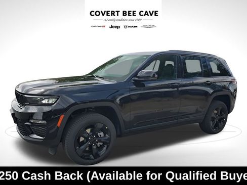 New 2025 Jeep Grand Cherokee Limited w/ Black Appearance Package image 4
