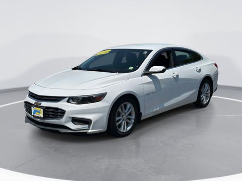 Used 2016 Chevrolet Malibu LT FWD image 3