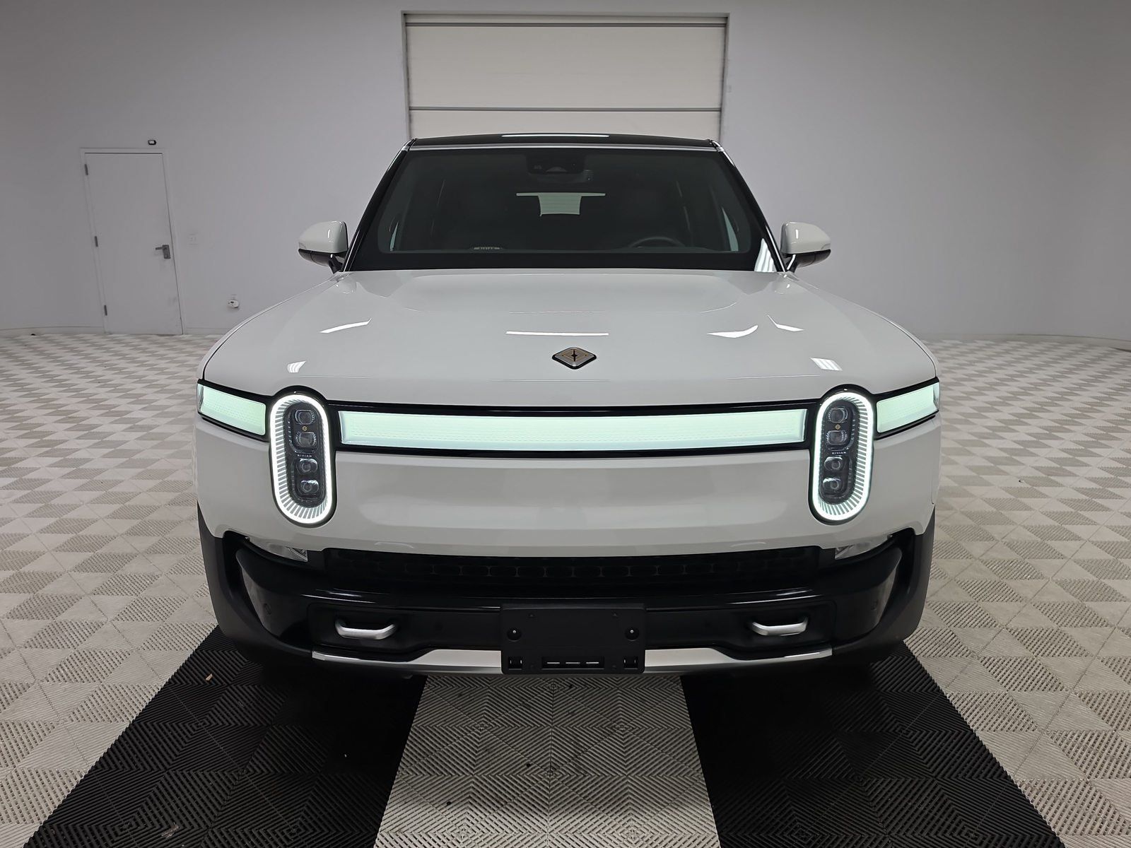 Used 2024 Rivian R1S Adventure Quad AWD/4WD image 8