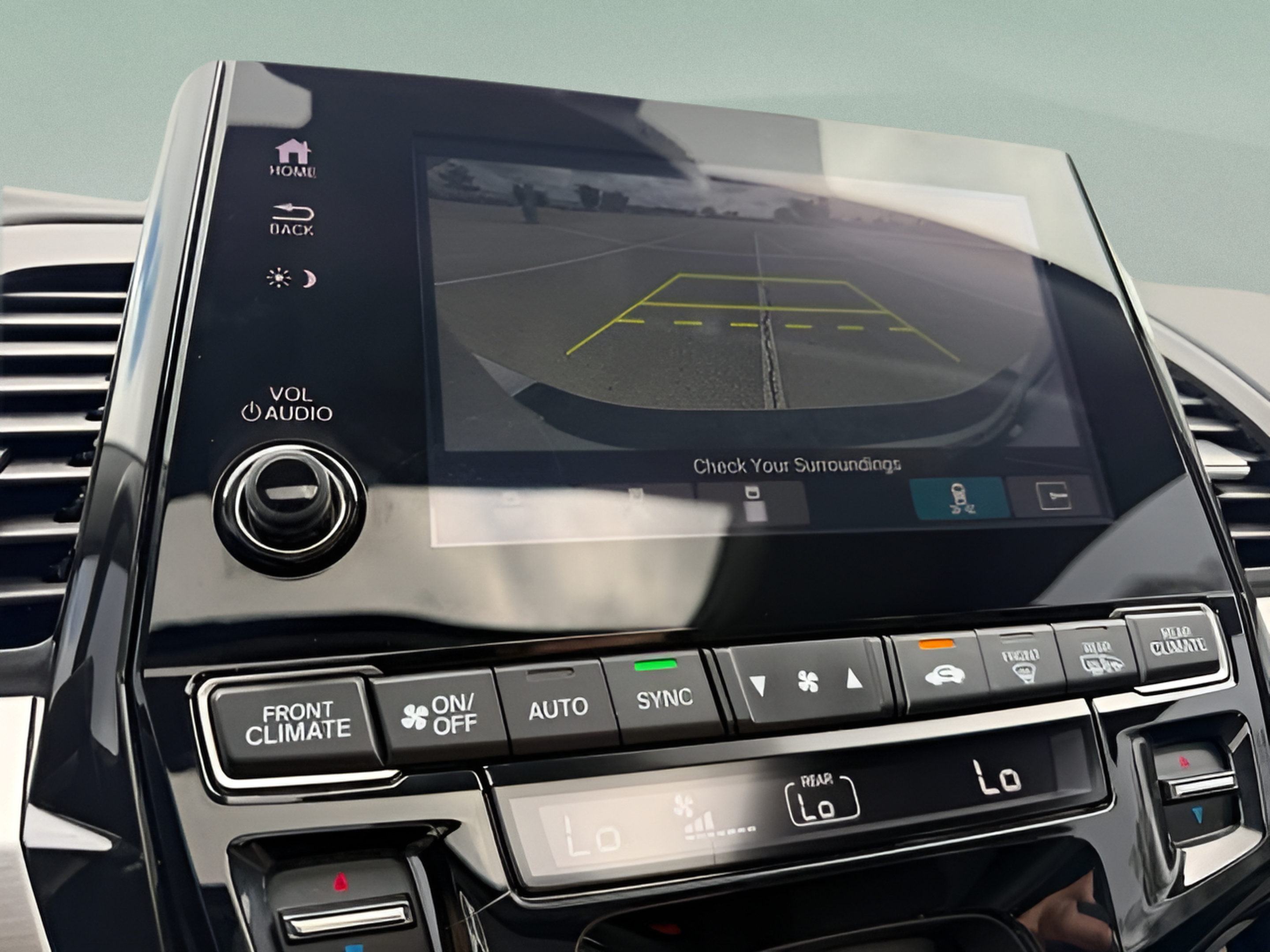 Certified 2024 Honda Odyssey Touring image 18